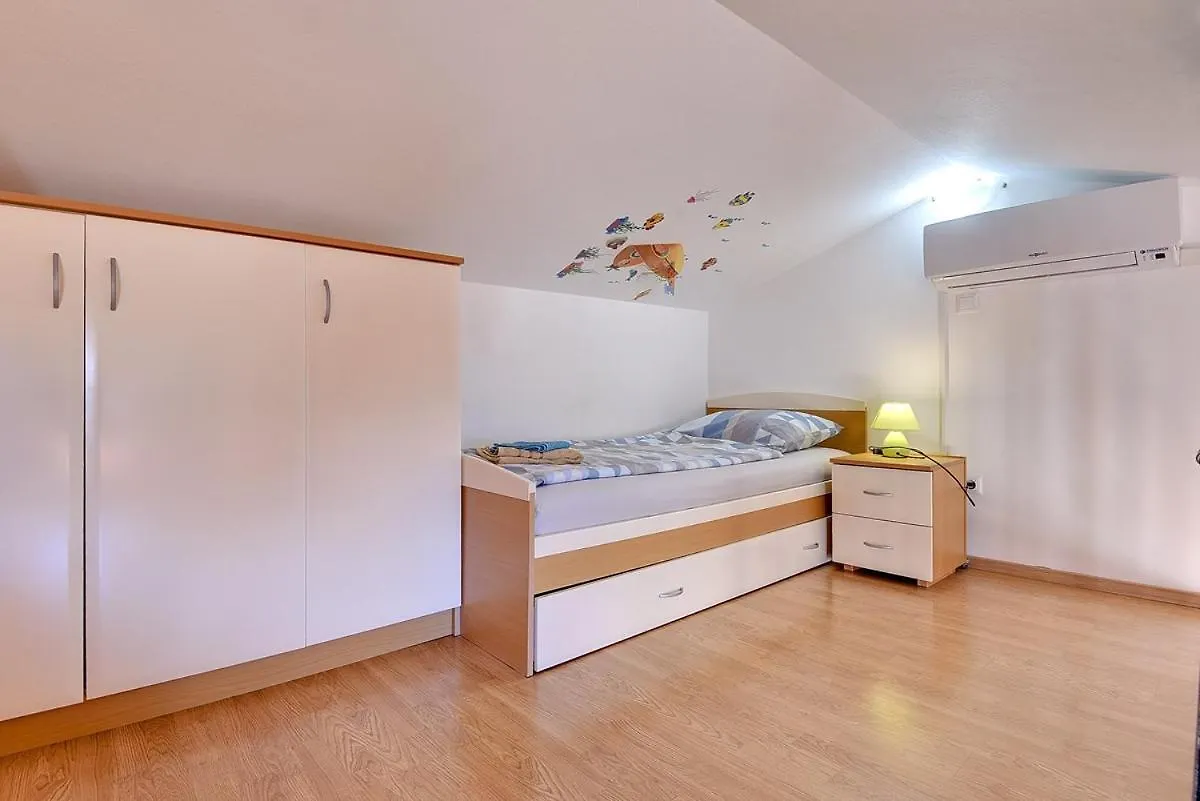 Apartment Stela ميدولين